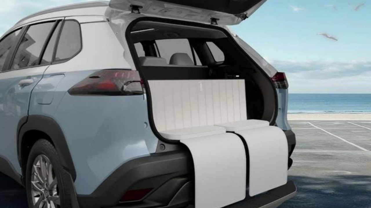Японская компания превратила кроссовер Toyota Corolla Cross в передвижную зону отдыха