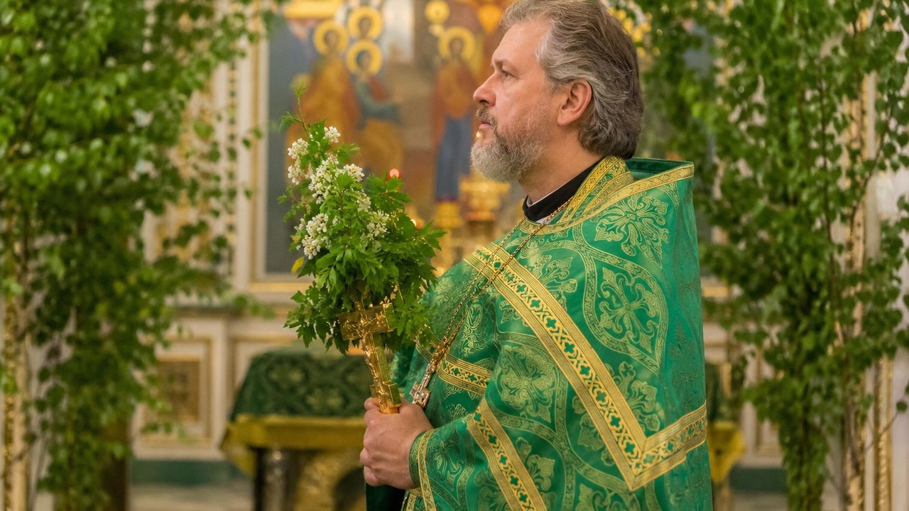 Протоиерей Вигилянский рассказал о важности посещения храма на Троицу