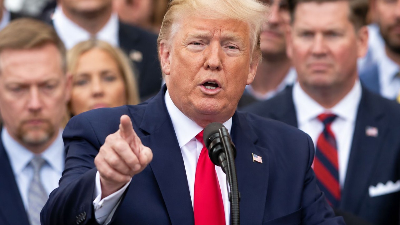 Трамп объяснил, как критики из США мешают переговорам с Ираном