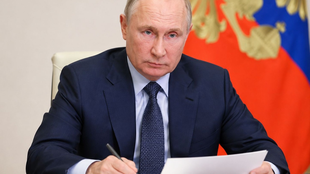 Владимир Путин рассказал о ходе продвижения войск и развитии новых регионов России