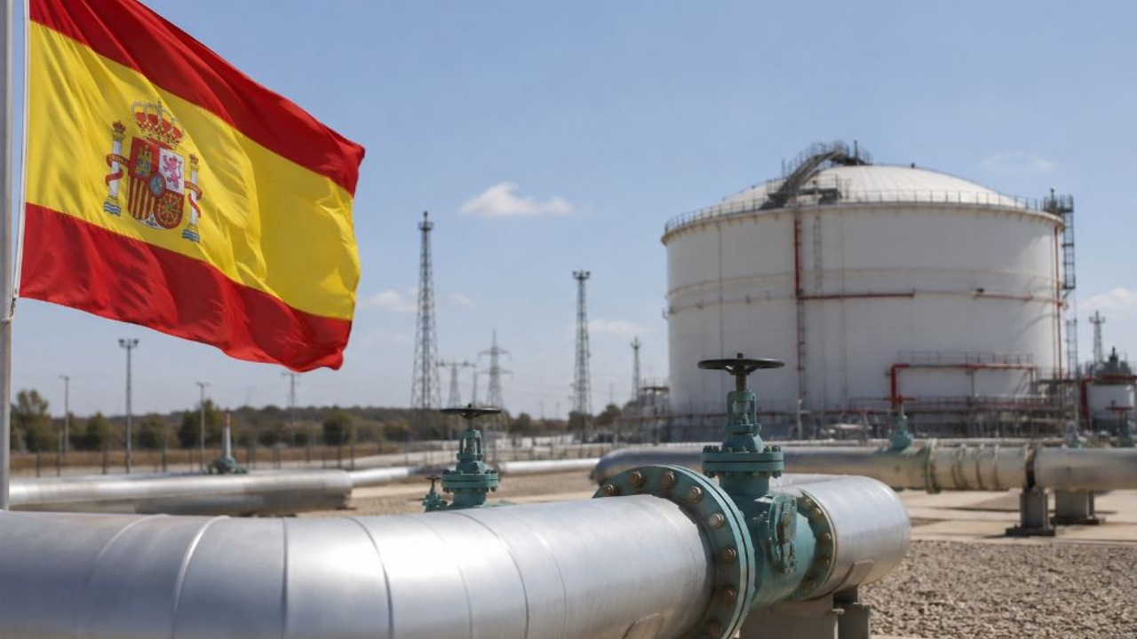 В Испании из-за жары начали расходовать зимние запасы газа в разгар лета